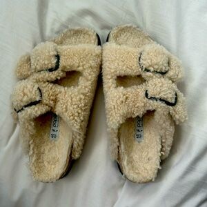 Papillio fuzzy slippers/sandals size 40